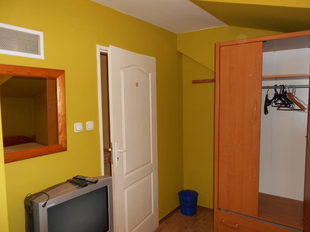 Na Skraju Lasu Chodel Exterior photo